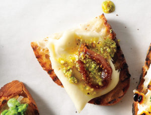 pickled-fig-robiola-and-pistachio-oil-crostini-6461